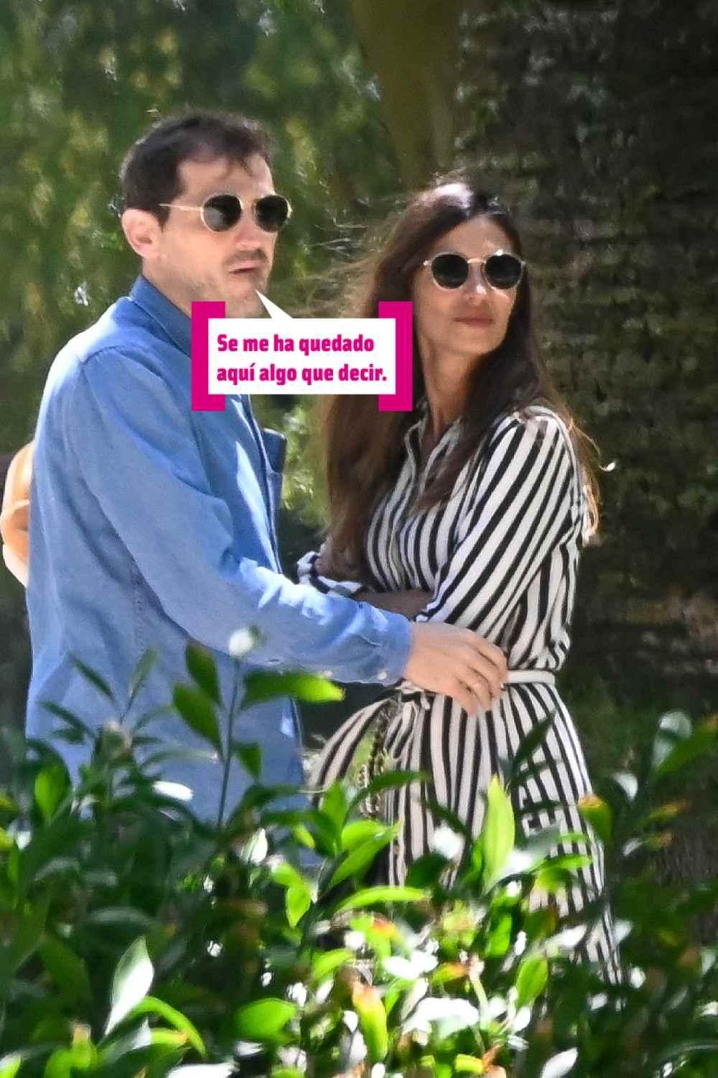 Iker Casillas con algo que decir y Sara Carbonero