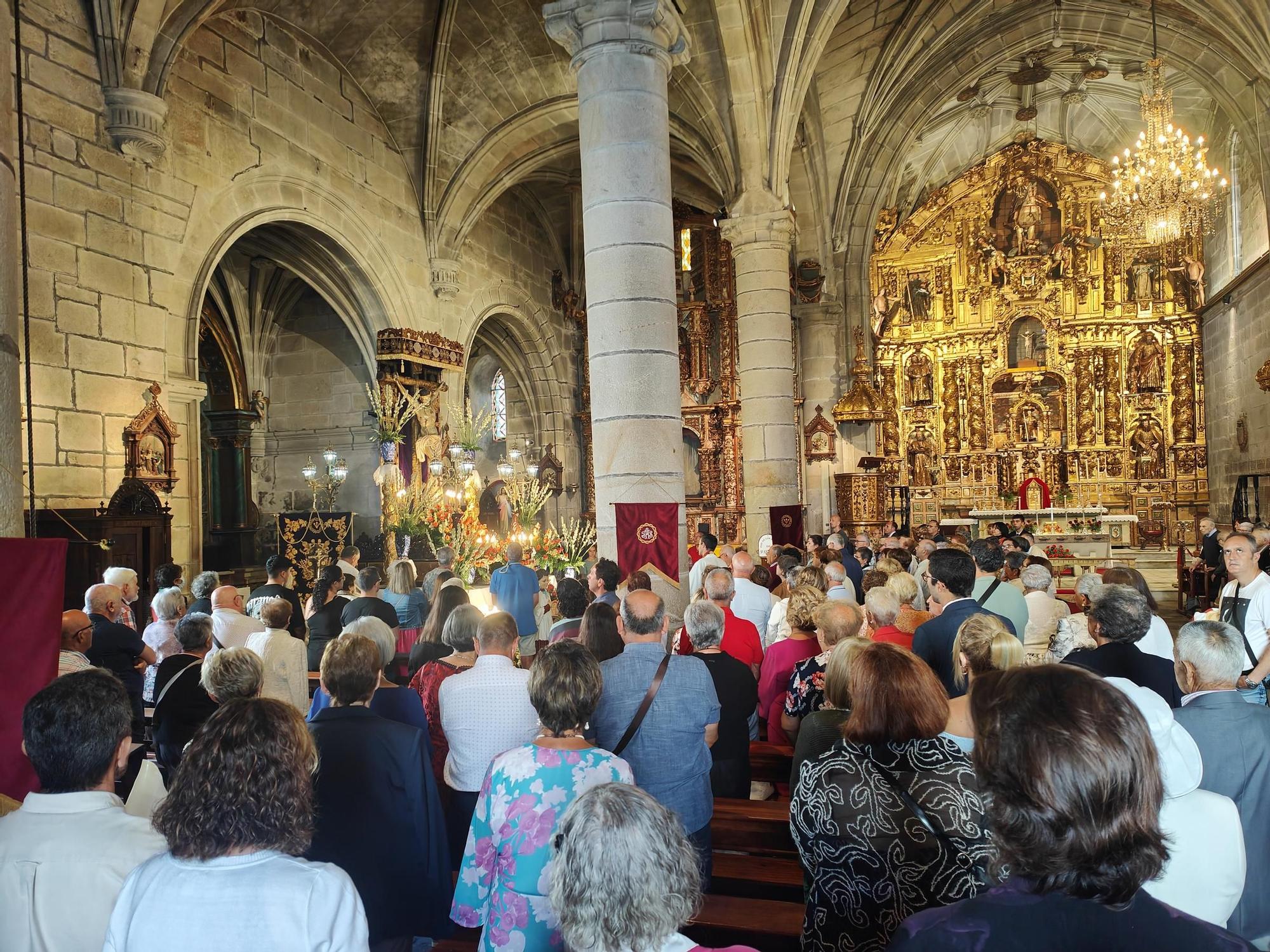 Astarot reúne a 4.000 personas en Cangas y Noname Djs abarrotan laa explanada de Ojea