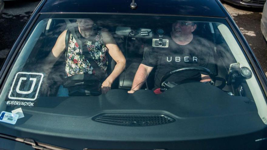 La Junta quiere un solo coche de Cabify o Uber por cada treinta taxis