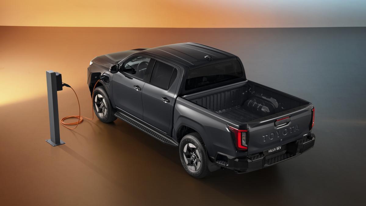 Toyota Hilux BEV 2026
