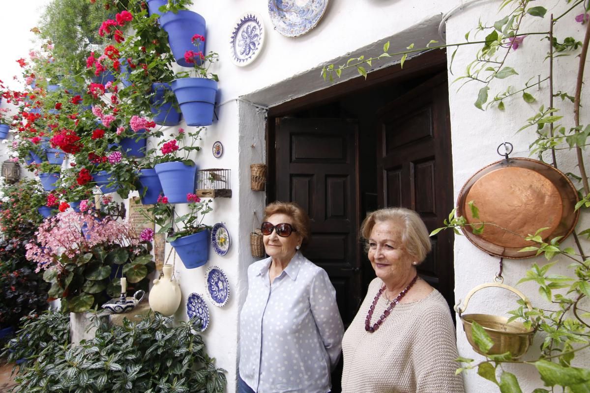 Paseando por los patios de la San Lorenzo y San Rafael