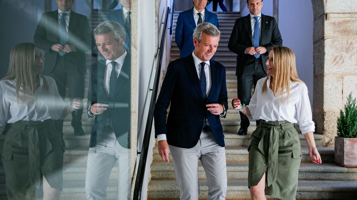 La presidenta de la Junta de Extremadura, María Guardiola, junto al jefe del Ejecutivo gallego, Alfonso Rueda, en Mérida.
