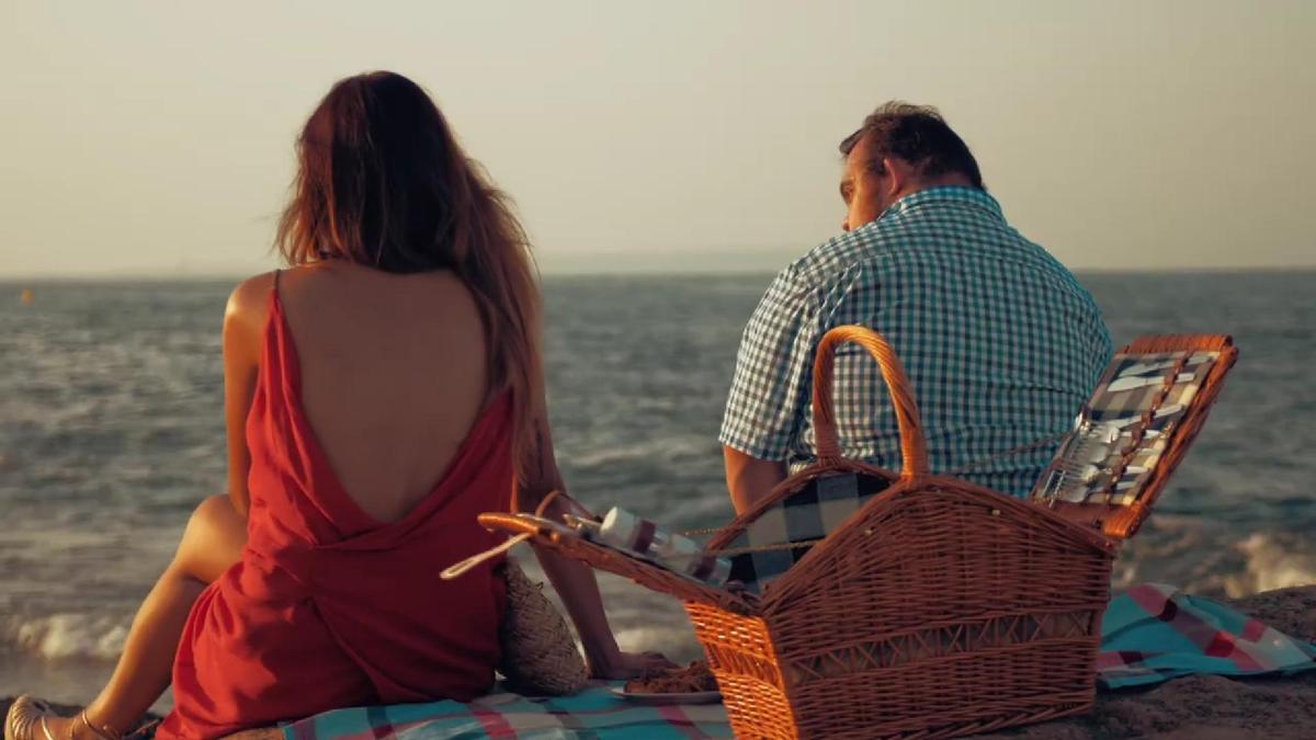 El final del corto, donde Paco le confiesa a la escort que está enamorado de ella.