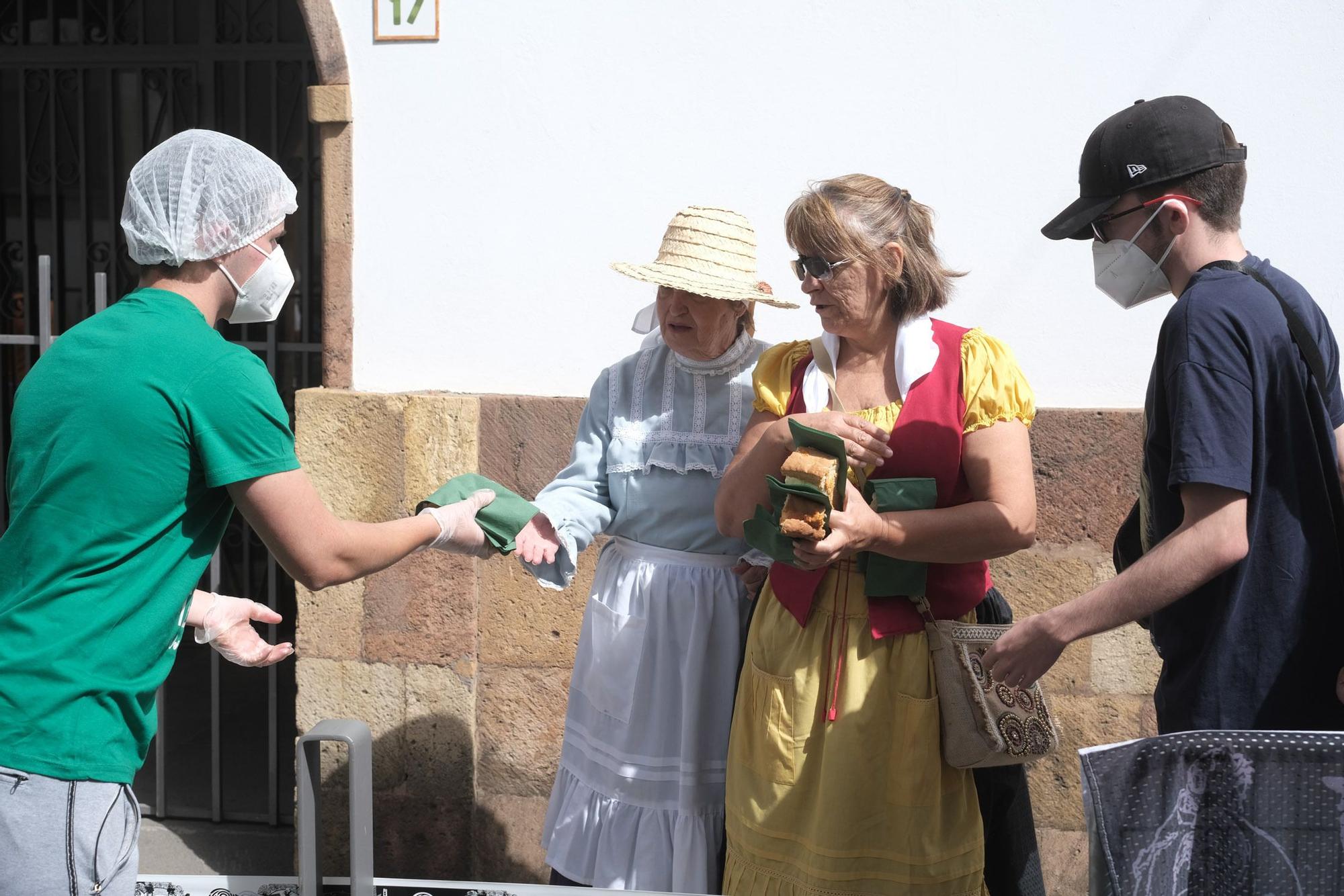 Teror elabora el bocadillo de chorizo más largo de su historia