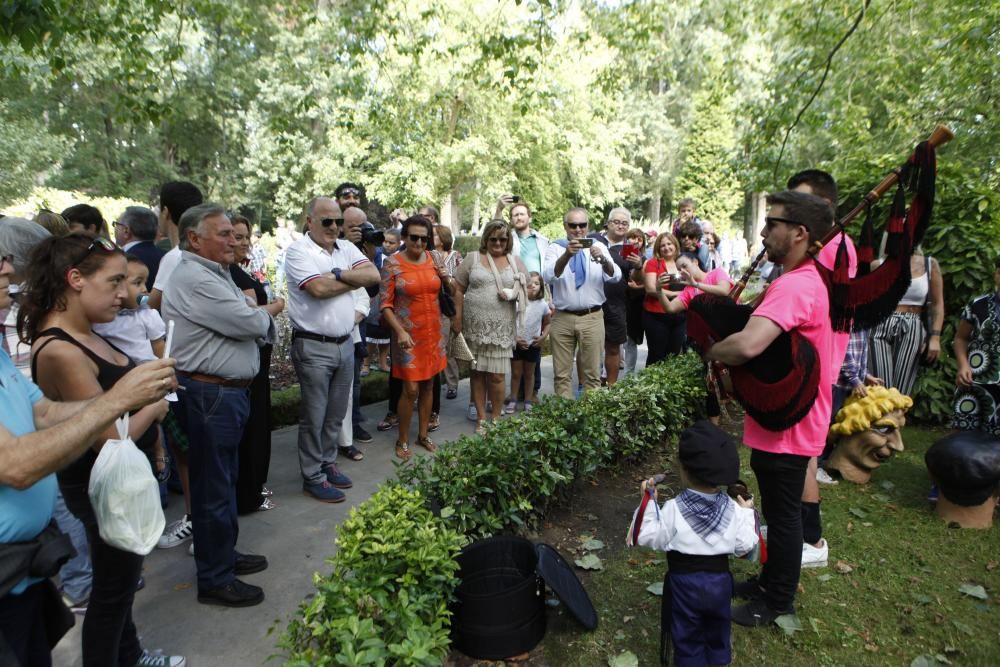 Homenaje a Fleming de los vecinos de Cimadevilla