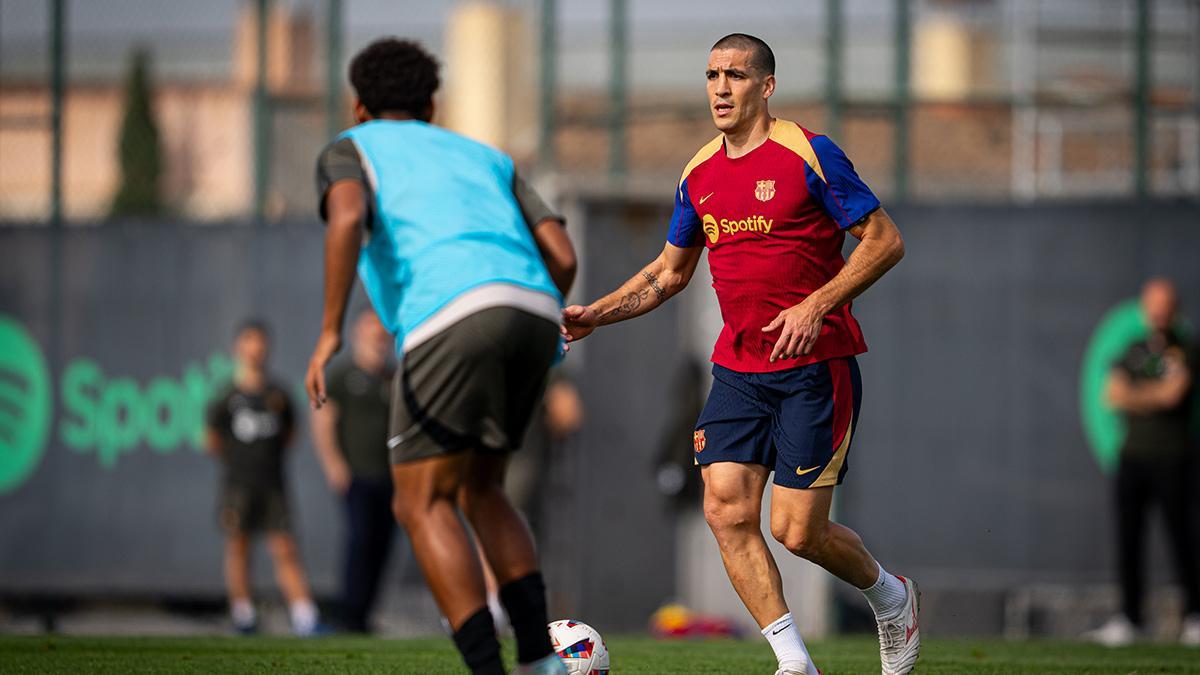 Nuevo entrenamiento del FC Barcelona con los jugadores disponibles