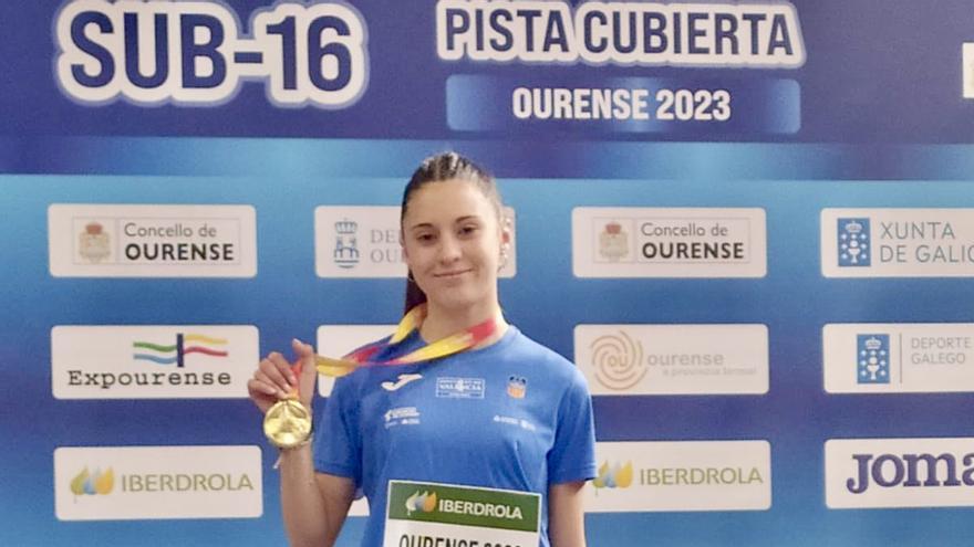 Luna Arnás cierra la temporada de atletismo en pista cubierta con ocho récords de España