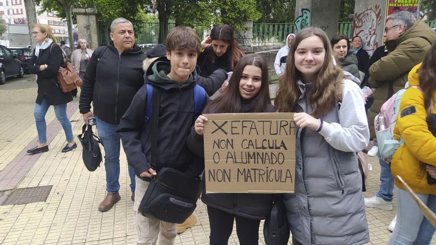 Protestas en el Irmáns Villar por falta de plazas de ESO en el instituto adscrito