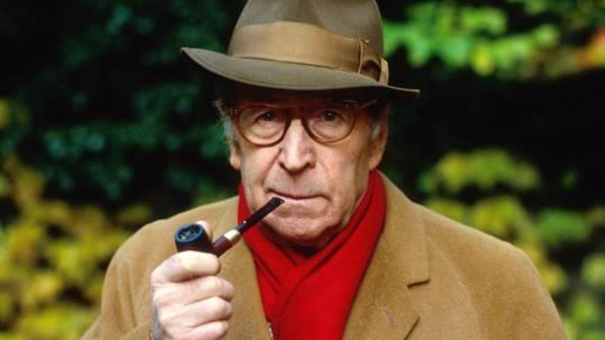 El escritor belga Georges Simenon.