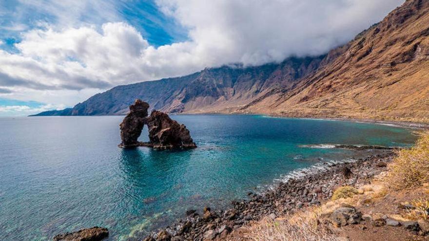 El Hierro, la isla verde y con calma en la que apenas viven unos pocos miles de habitantes