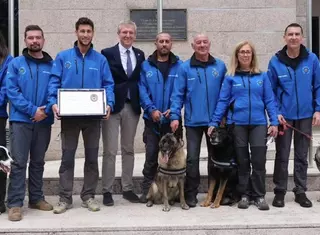 Cans de Salvamento despide a Juan: «Era de los pocos capaces de trasmitir a los perros la alegría por haberlo encontrado»