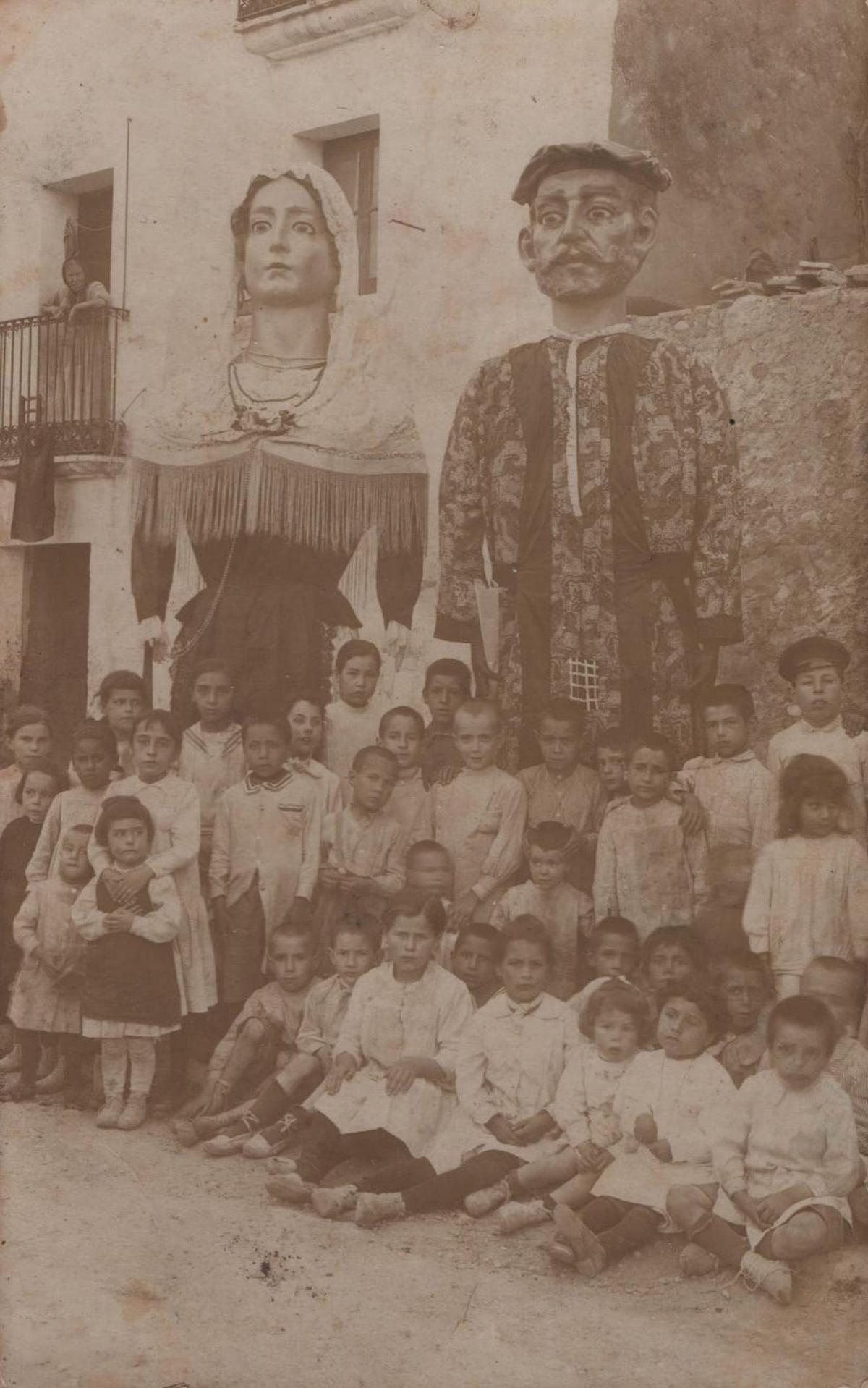 Els gegants de Viserta, l'any 1914, el dia de la seva estrena