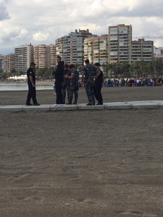 Exhibición de la Brigada Paracaidista en La Malagueta