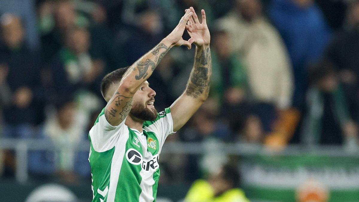 Aitor Ruibal celebra el 1-0 en el Real Betis Balompié-Getafe CF en La Cartuja en la jornada 17 de LaLiga EA Sports.