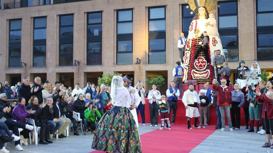 Pedida de mano en la Ofrenda de Catarroja