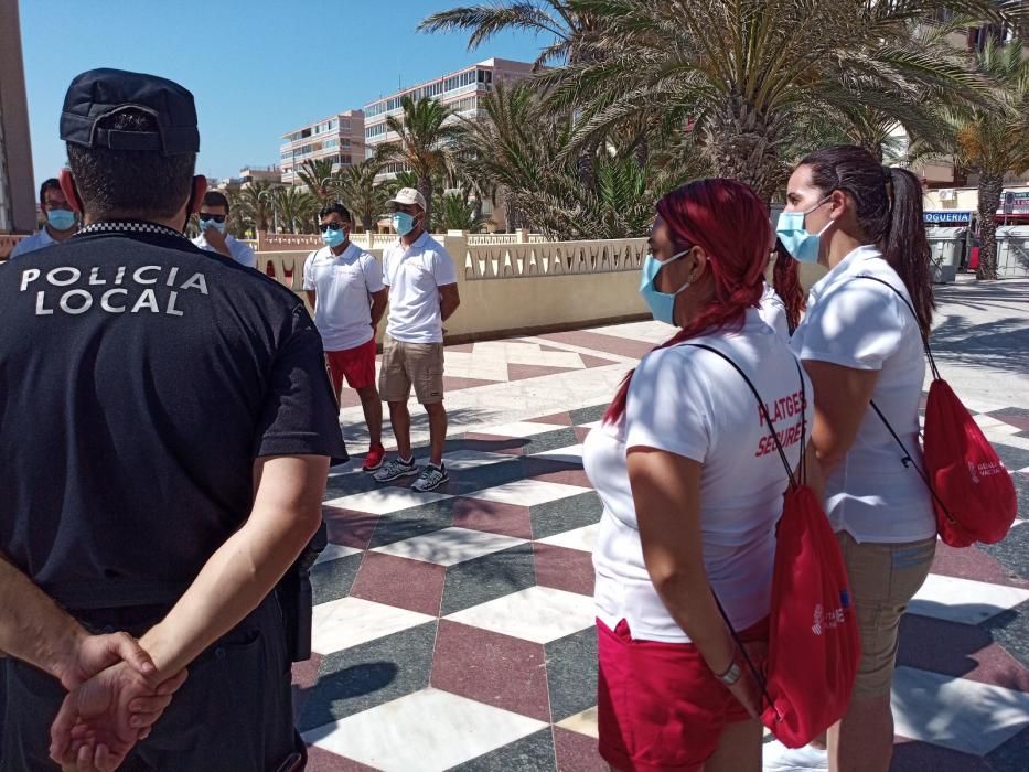 AUXILIARES DE PLAYA EN ELCHE