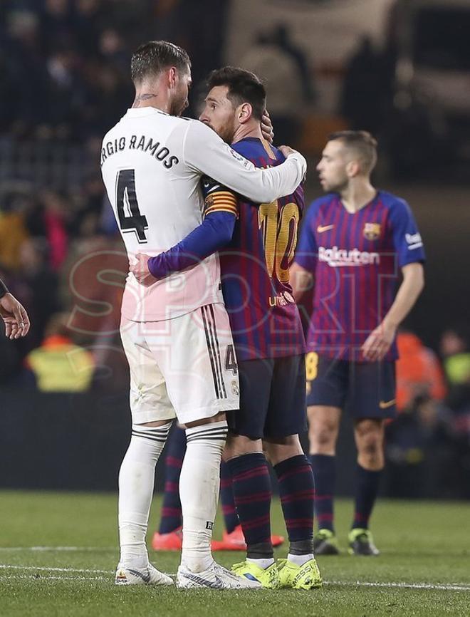 Imágenes del partido de ida de semifinales de Copa del Rey entre el FC Barcelona y el Real Madrid disputado en el Camp Nou