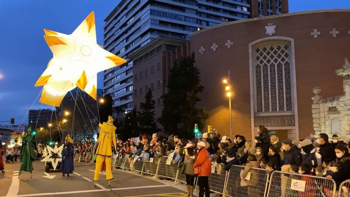 VÍDEO | La cabalgata de los Reyes Magos recorre el centro de Zaragoza