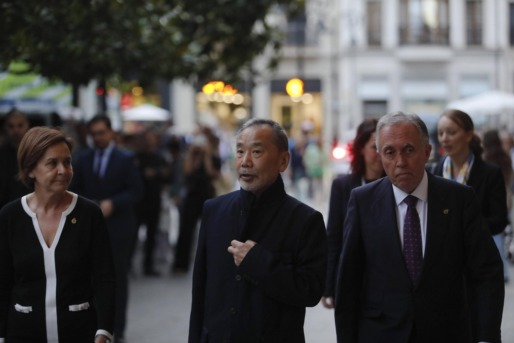 Encuentro de Haruki Murakami con Clubes de lectura de bibliotecas públicas en el teatro Jovellanos