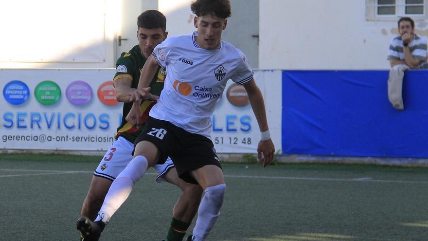 El Ontinyent 1931 ante el Castellón B en el partido de la pasada jornada.
