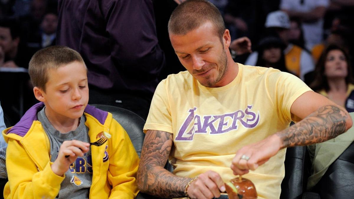 David Beckham se pone las botas con sus hijos