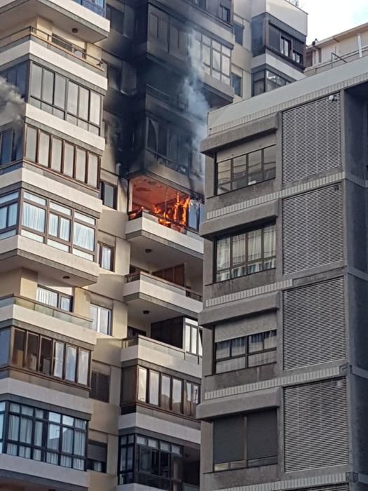 Incendio en una vivienda de la Avenida Juan XXIII