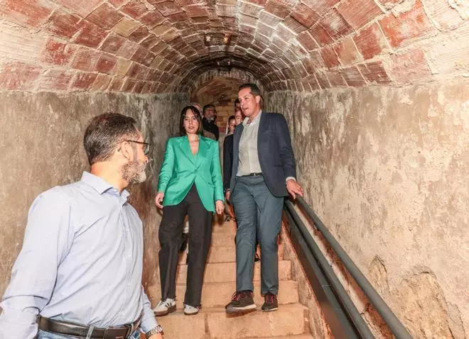La ministra Morant recorre lugares emblemáticos de Elda