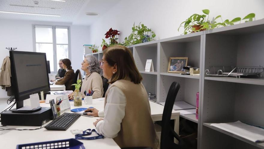 La Junta de Andalucía pacta con los funcionarios reforzar el teletrabajo desde mayo y aplicar el nuevo decreto en septiembre