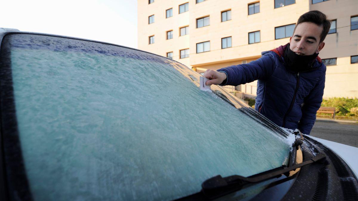 La Guardia Civil ya vigila esto de tu coche con la llegada del frío.