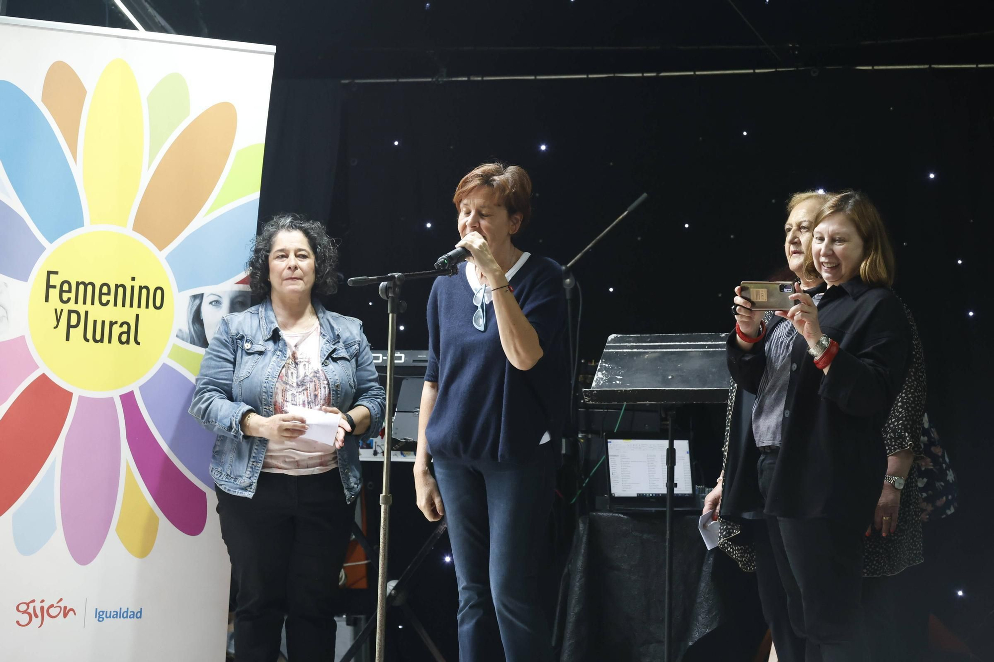 Así fue la fiesta "Femenino y Plural" en Gijón con 600 mujeres en el Muséu del Pueblu d'Asturies (en imágenes)