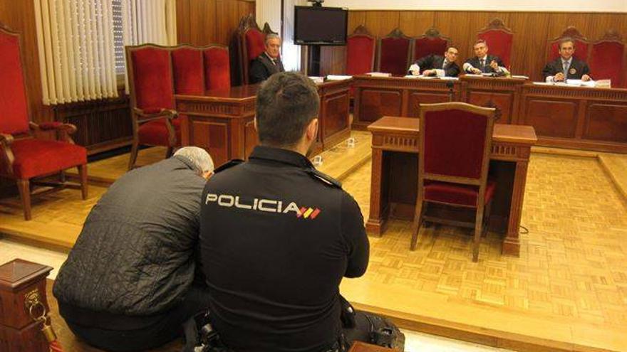 El acusado de asesinar a su mujer en Alcolea dice que se siente &quot;tremendamente arrepentido&quot;