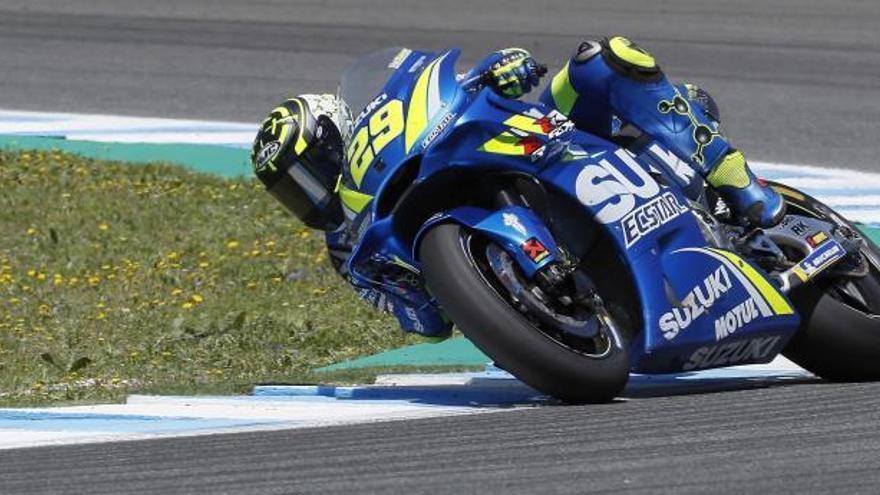 Rossi admite que hay que mejorar la moto