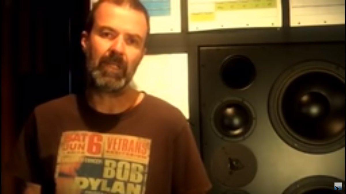 Pau Donés, en un fotograma del vídeo en el que anuncia su adiós a la música