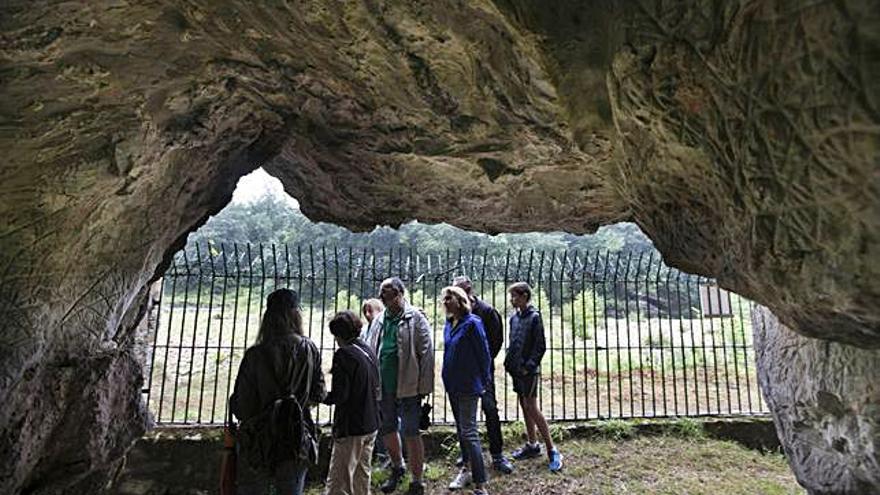 Cuevas de La Lluera.