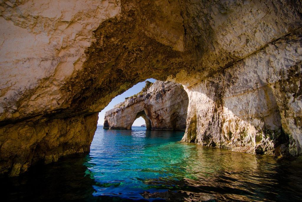Cuevas Galazies Spilies, Zakynthos