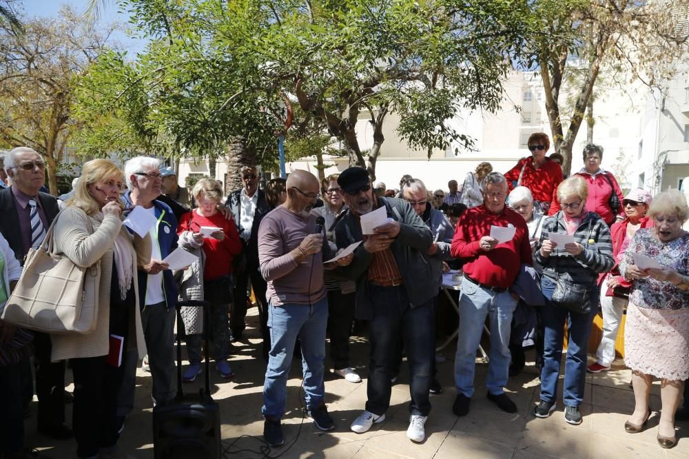 Los pensionistas se manifiestan en Torrevieja