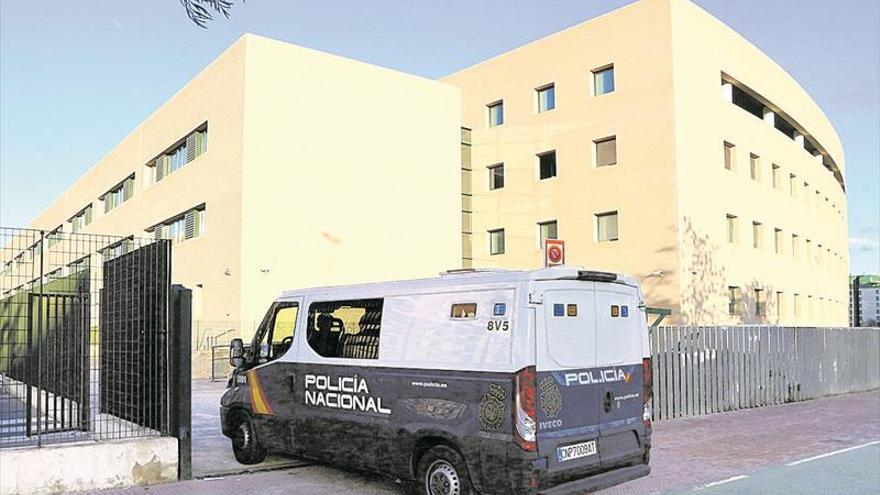 Prisión y pago de 61.000 euros por traer cocaína a Castellón por la 340