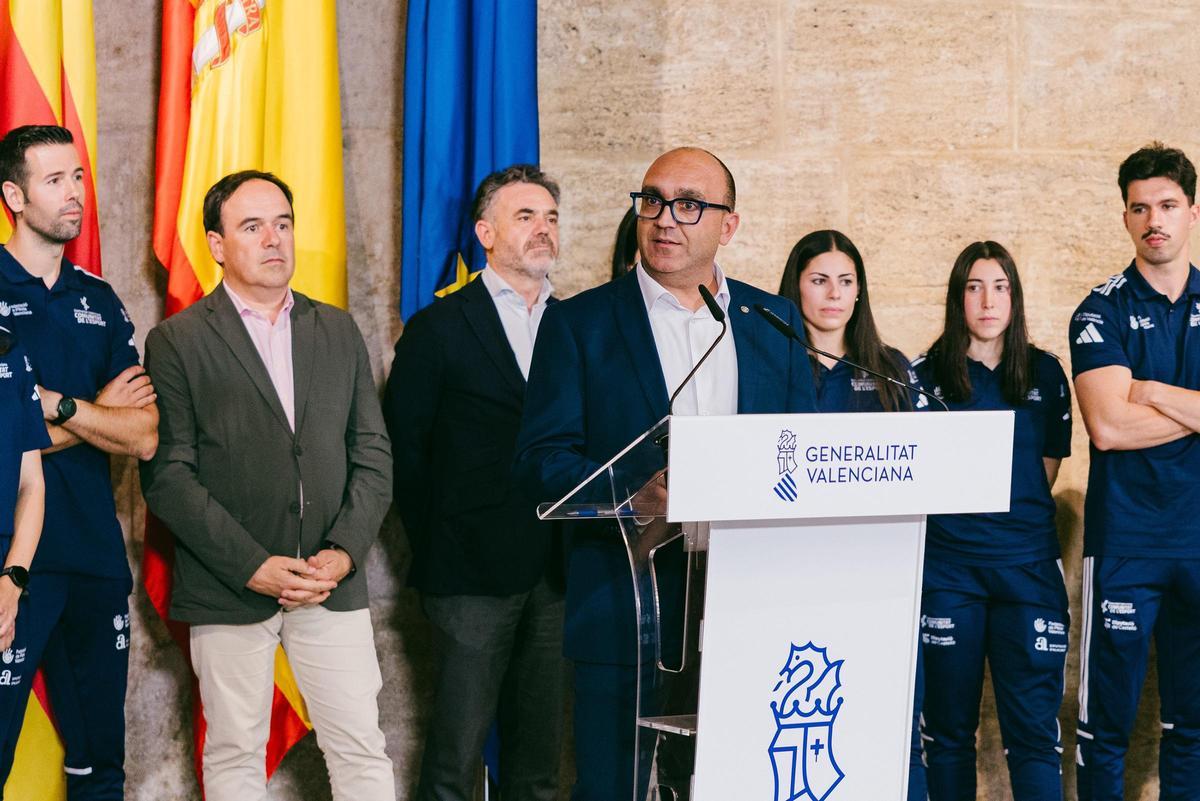 Vicent Molines, president de la FPV, durant el torn de paraula.