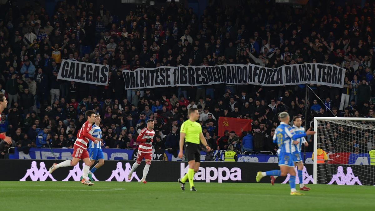 La grada de Riazor, durante el encuentro entre el Deportivo y el Granada, el pasado domingo.