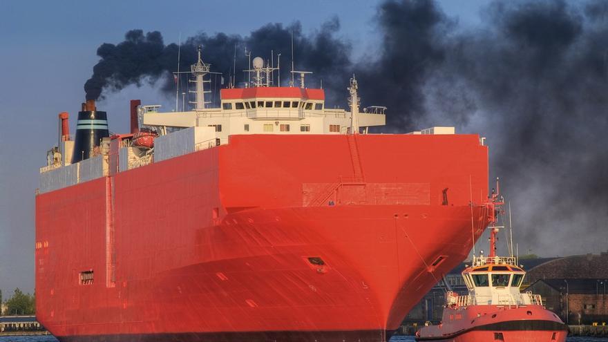 Un barco se incendia frente a la costa holandesa dejando al menos un muerto y varios heridos