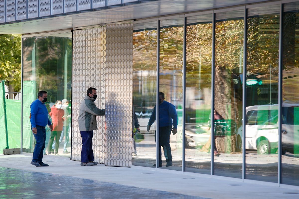 El ministro de Cultura visita la obra de la Biblioteca del Estado