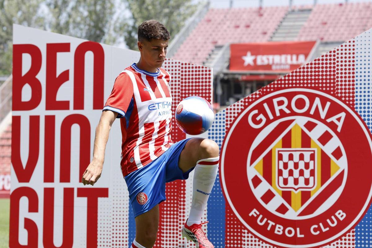 Les imatges de les presentacions dels nous jugadors del Girona FC Morante i Izan