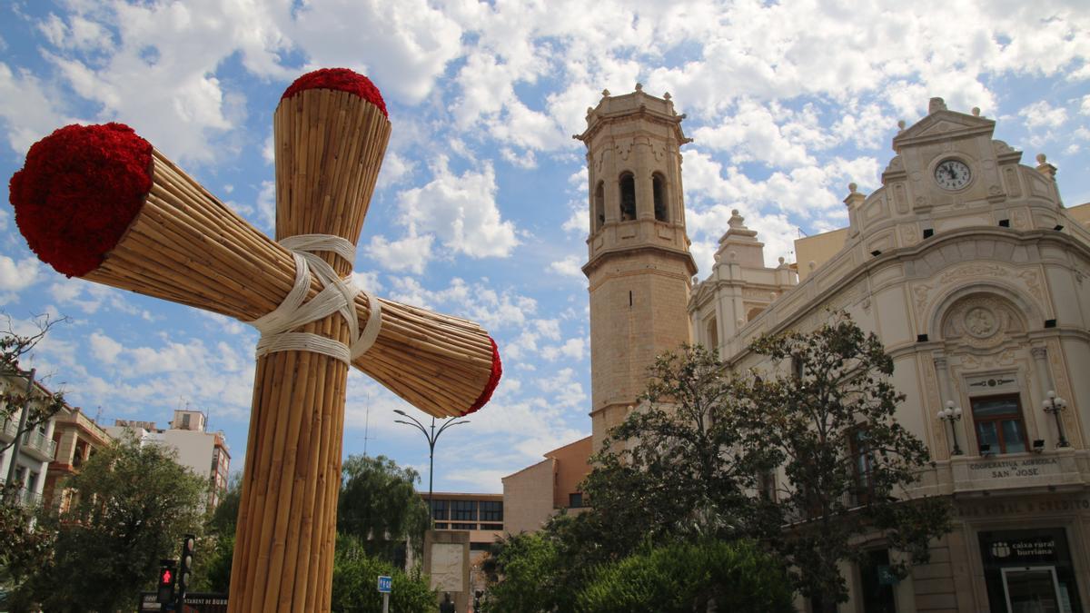 Las fotos de todas las Cruces de Mayo de las fallas de Burriana