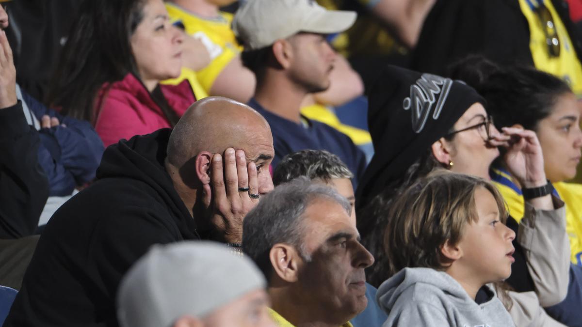 De una liga de 73 puntos en la UD Las Palmas a la impopularidad de la grada