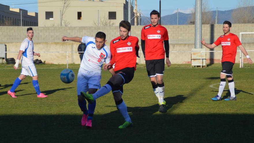 Una jugada del partit de la jornada a Figueres