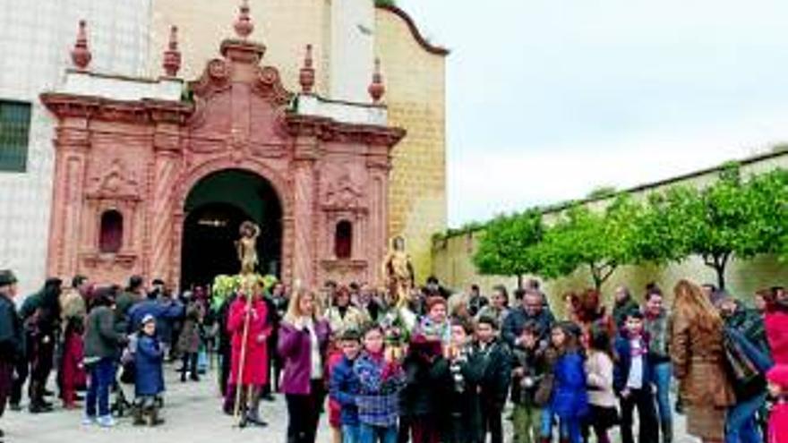 San Sebastián pasea con la Hermandad del Nazareno