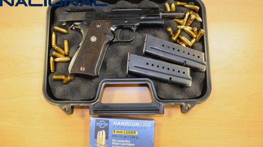 Detenido el trabajador de una atracción de feria en Mérida por portar una pistola