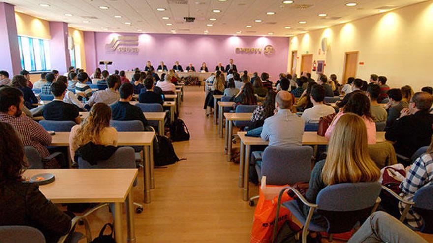 Imagen del plenario celebrado en Las Atalayas durante la III edición «100 estudiantes, 20 empresas» que se celebró el pasado 9 de noviembre