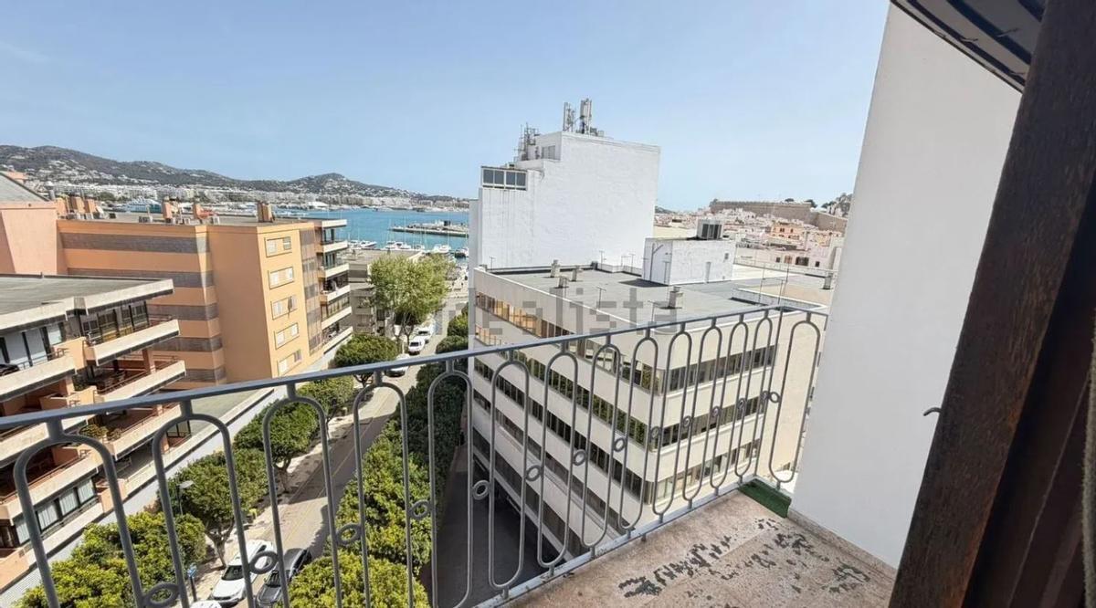 A la venta un ático en Ibiza con unas vistas de 360 grados "que quitan el aliento”: desde Dalt Vila a Talamanca