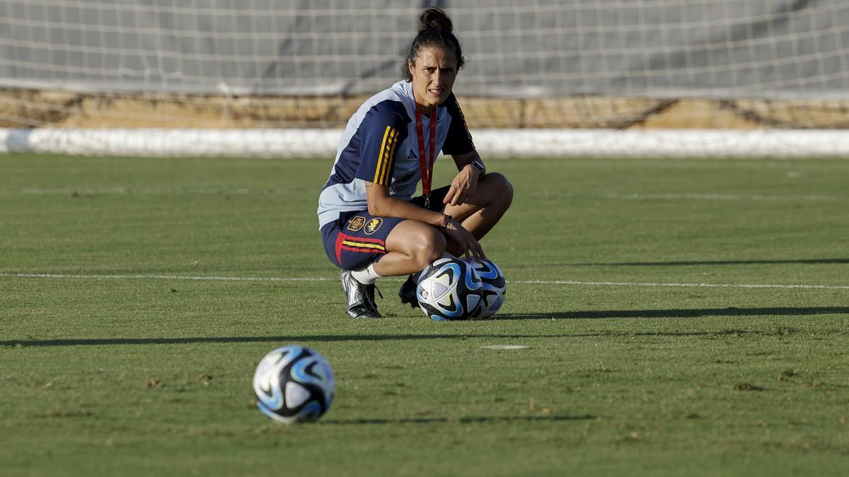 Montse Tomé dirige su primer entrenamiento como seleccionadora española